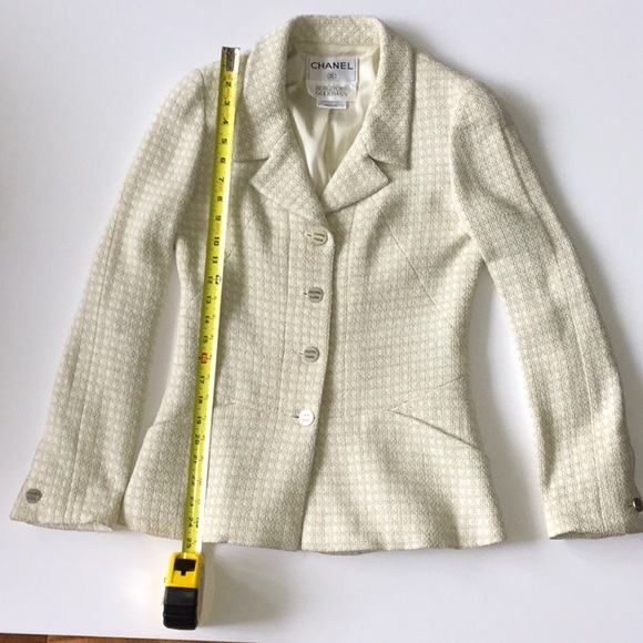 SOLD Chanel Tweed Blazer - Picture 5 of 10